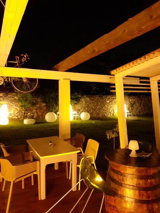 La Mosie Hotel Hateg Bagian luar foto