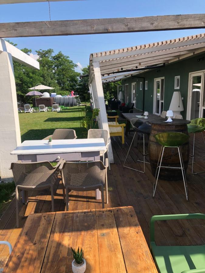 La Mosie Hotel Hateg Bagian luar foto