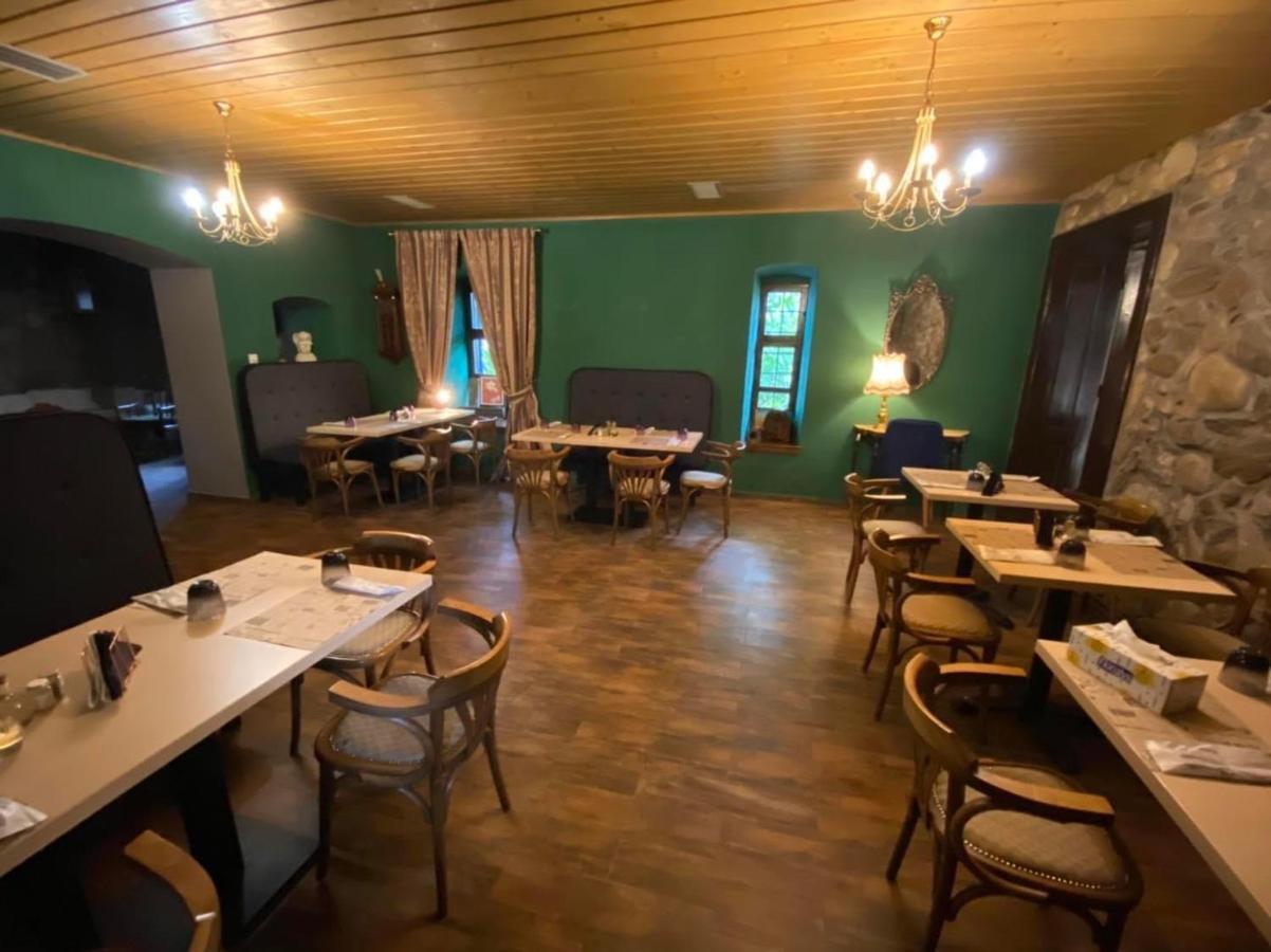 La Mosie Hotel Hateg Bagian luar foto