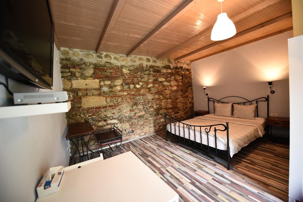 La Mosie Hotel Hateg Bagian luar foto