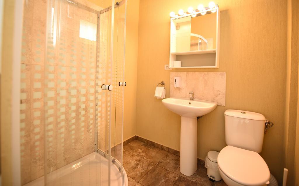 La Mosie Hotel Hateg Bagian luar foto