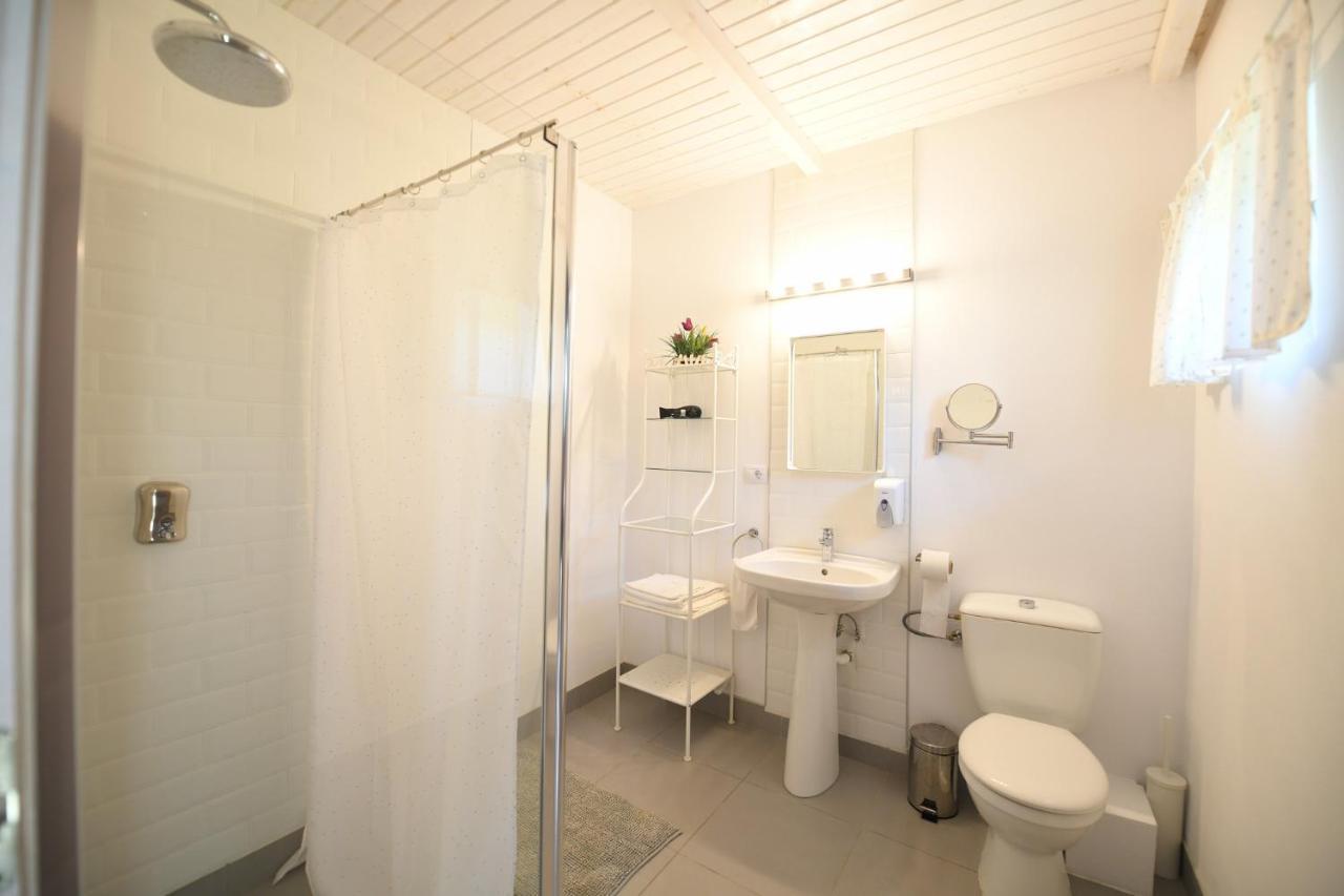 La Mosie Hotel Hateg Bagian luar foto